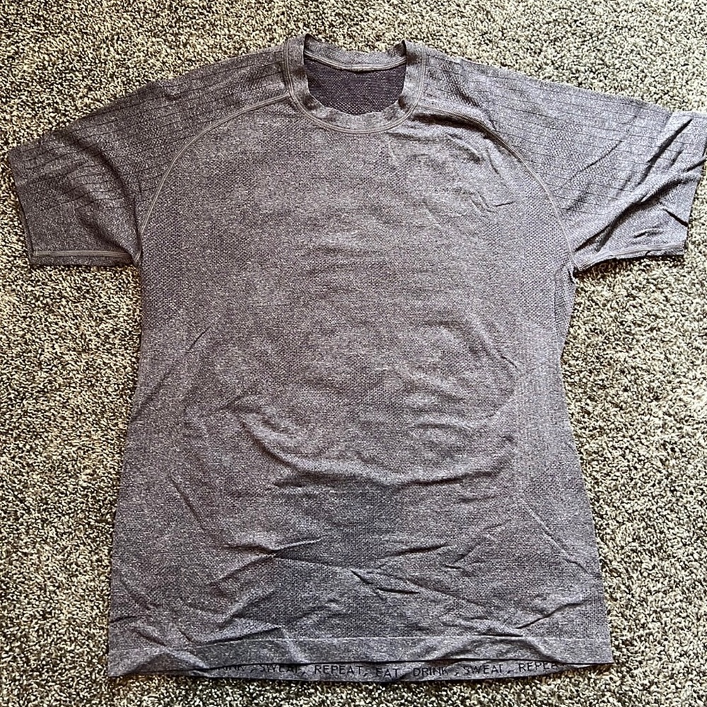 Lululemon vent tech shirt